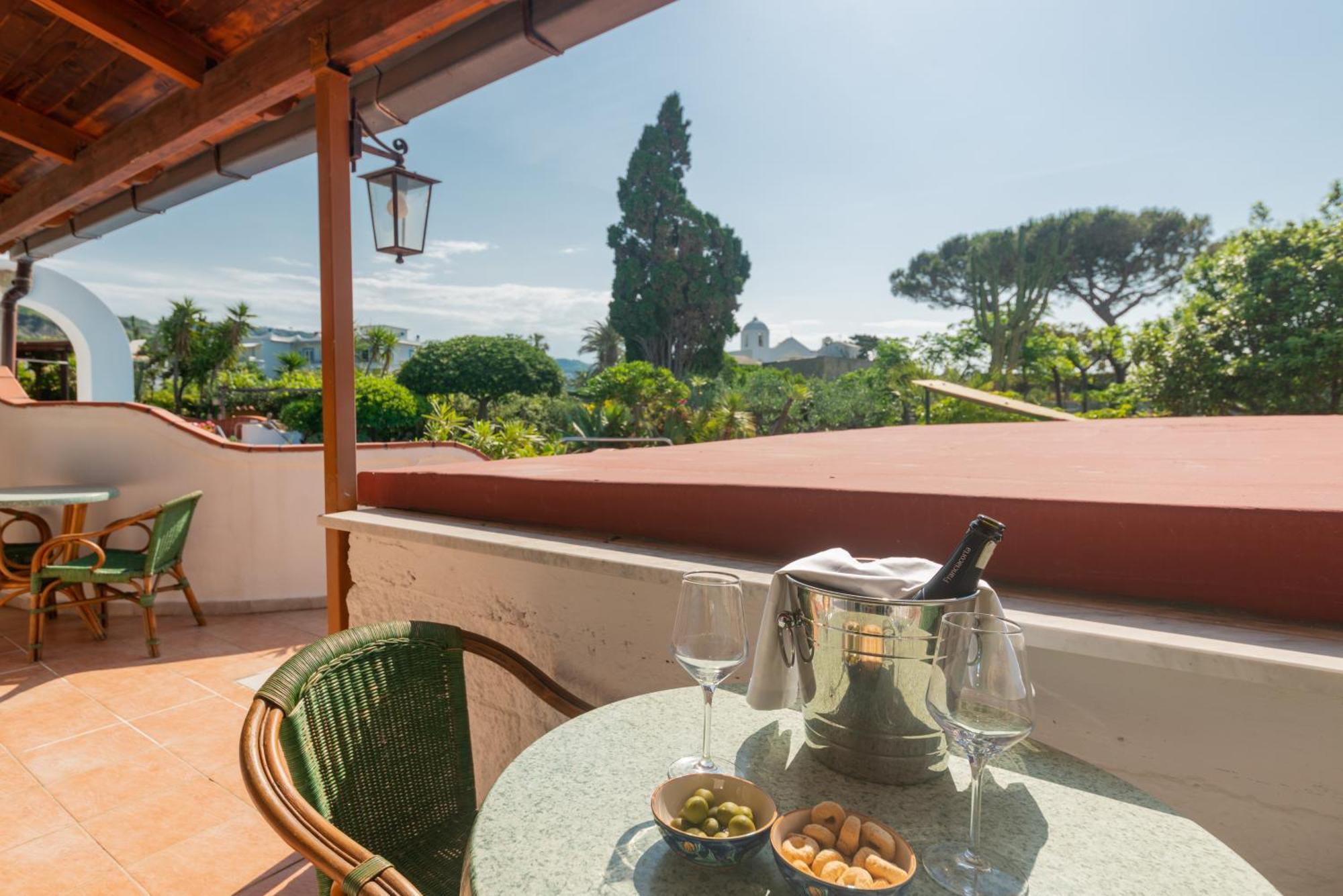 Hotel Villa Sirena Sant'Angelo  Exteriör bild